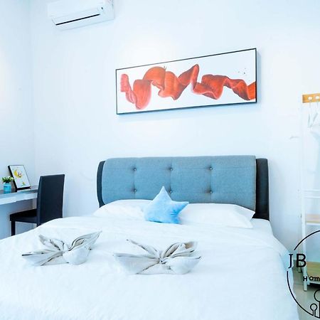 Austin 18 Ikea - Aeon Apartment Джохор Бахру Екстериор снимка